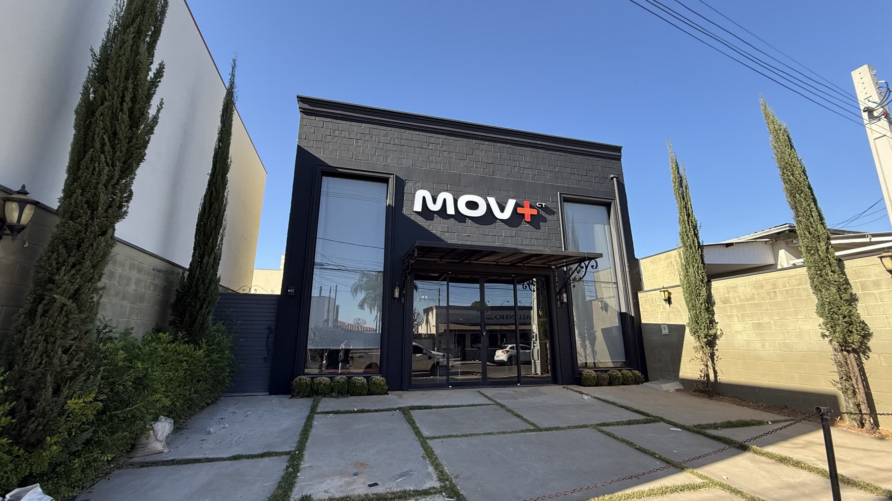 Interior de uma academia no formato MOV+ CT — Até 600 m² · entrada mais ágil, ideal para praças estratégicas